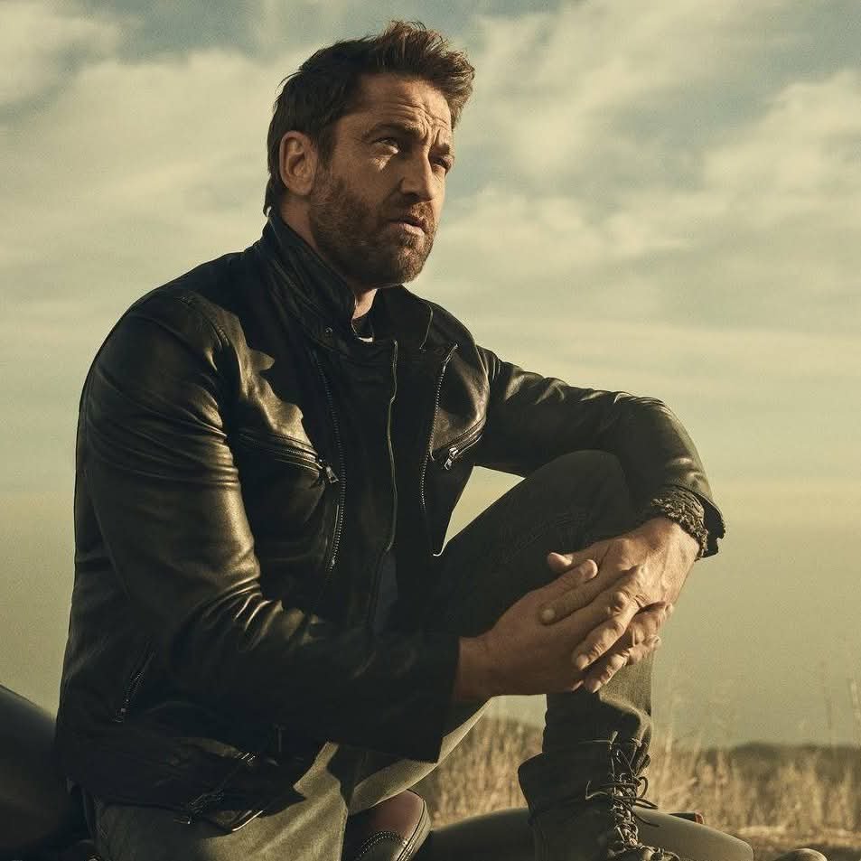 IrinaDen3's tweet photo. Why is this particular photo—and not another—the main one on his page? I’ve seen many beautiful photos of him—in elegant suits, wearing the best smile in the world.
But I want to say that this specific photo is truly spellbinding: he is sitting on a hill, 

@GerardButler https://t.co/7xiO7vEgDW