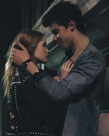 PopCrave's tweet photo. “There’s Nothing Holdin’ Me Back” by Shawn Mendes has reached 3 BILLION streams on Spotify.

It’s his 3rd song to achieve this. https://t.co/LiNdWs6A5w