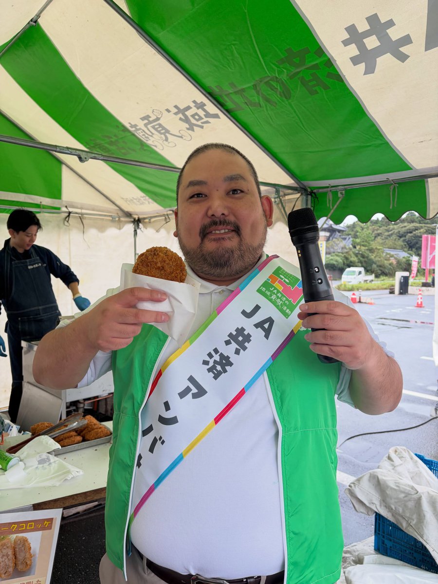 AaXo8d's tweet photo. 麻婆ちゃん✖️食べ物の写真全部可愛すぎてやばいたまらん https://t.co/QxerB6au8s