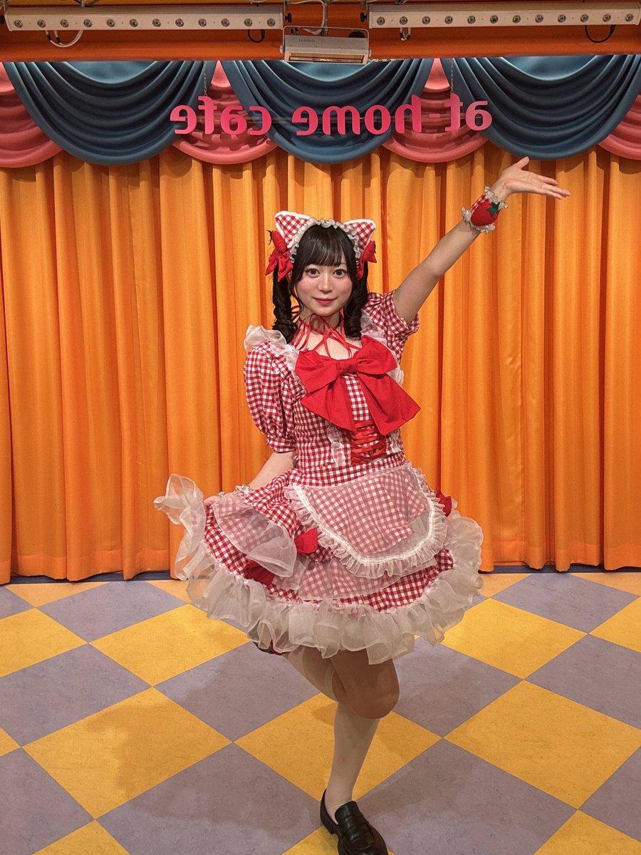maid_miri1's tweet photo. 新17歳になりました🍓 https://t.co/qKow0CUCa3