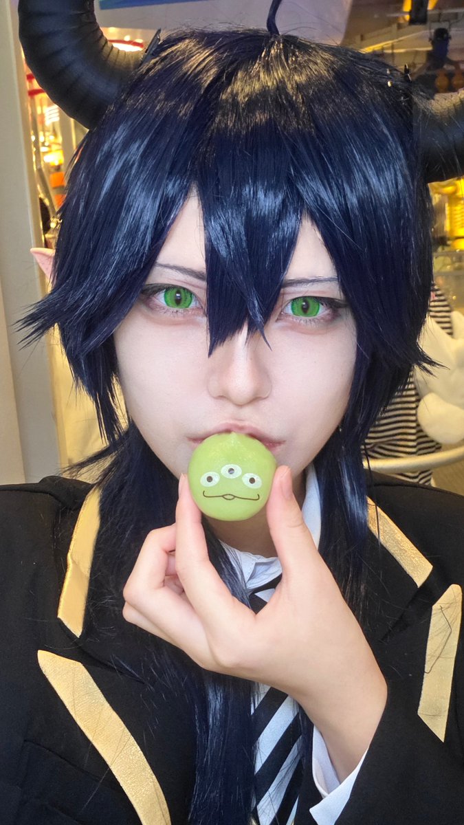 fuji_cos1's tweet photo. twst / 🐉
この撮り方よく見かけるから真似した
#Dハロ仮装2026
 #Dハロツイステ https://t.co/9BQHijXvxb