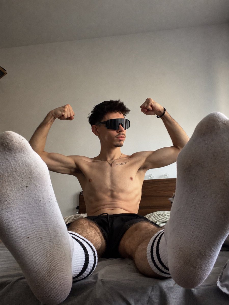 Davlenco's tweet photo. Chudai 
Did yall miss my feet?😈 https://t.co/eT2YofKpat