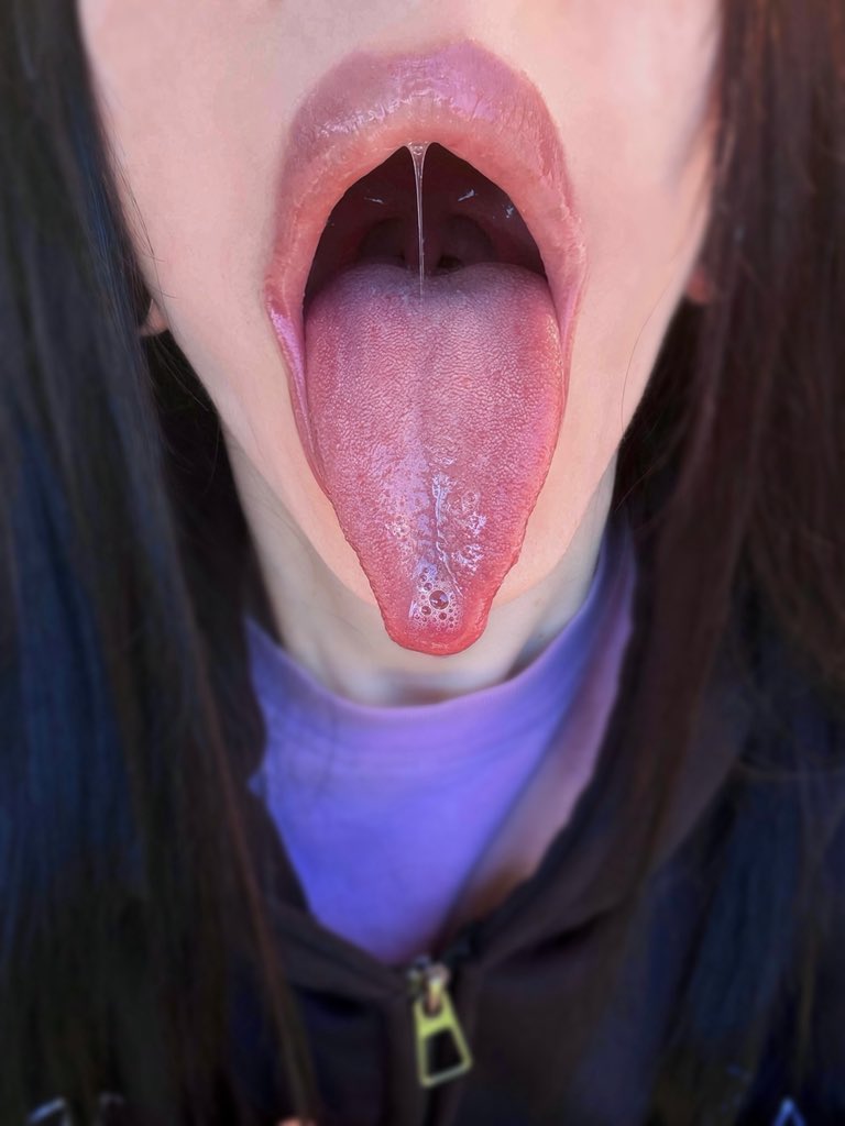 FindommeDante's tweet photo. It’s brat Sunday. And this brat is SO fucking hungry~~~~ 🖤🖤🖤

I want to swallow a lot of wallets at the same time, so. Feed me, virgin looooserrr~~ 🖤

If you’re too much of a coward to dm me with simp cash, 🖤 and 🔄 this post. I will personally haunt you in dms, looooll~~~ https://t.co/atUnzgJa9r