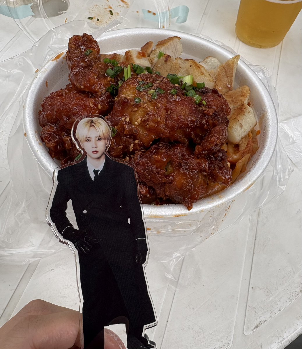 MINImaru242's tweet photo. フェンファン、体格メシだよ🐷（今日地元に体格ブラザーズがきたから平子推しの友達と行ってきた！！しっかりライブまで見てきたけど、楽しかった🌟） https://t.co/b2P2sqHrjV