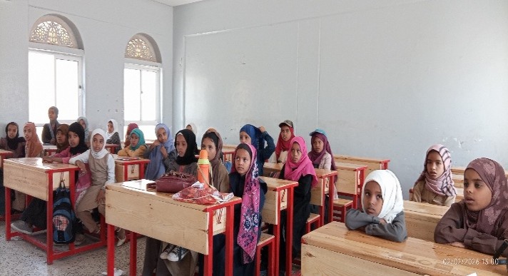 NRC_Norway's tweet photo. During armed conflict and crises, girls are often the first to be pulled out of school. 
We are proudly supporting over 7,200 girls &amp; female educators in #Yemen, ensuring they have the emergency support needed to reclaim their classrooms and lead their communities. @EduCannotWait https://t.co/fhoiORnNzn
