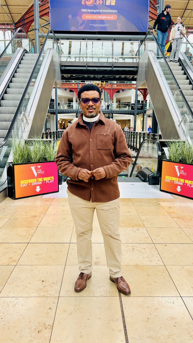 FamousOmoh's tweet photo. Happy Sunday Folks. 🥰🥰🥰

This week and beyond, God’s Favour will surround us like a shield in Jesus Name.

Psalm 5:12. https://t.co/RX4SI6I27N