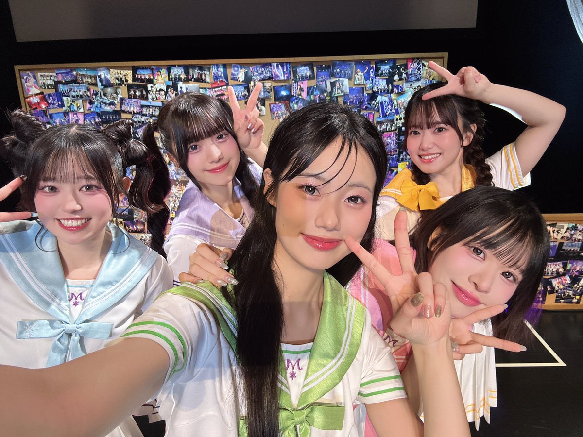 ofuton_to_gohan's tweet photo. We are #前橋ウィッチーズ！！
　活動 2周年記念ライブ💐　　　　　
みんなと駆け抜けた全3公演、本当に最っ高でした！ご来場、配信でご視聴いただき本当にありがとうございました！
全人類に見て欲しい！私たちの歩みと夢が詰まってる！これからの私たちも見逃さないでください！ヴァモス！⛰️ https://t.co/XW5cK1OeL9