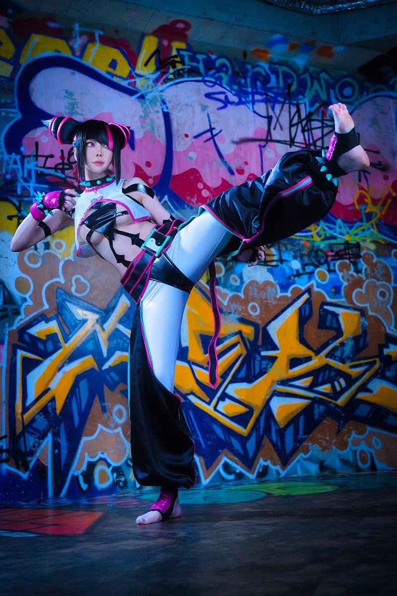 Nia_ow's tweet photo. #自慢の脚を見せよう
ジュリ 脚キック💥
Cosplay
#StreetFighter6 #Juri https://t.co/Fv4V30ukXB