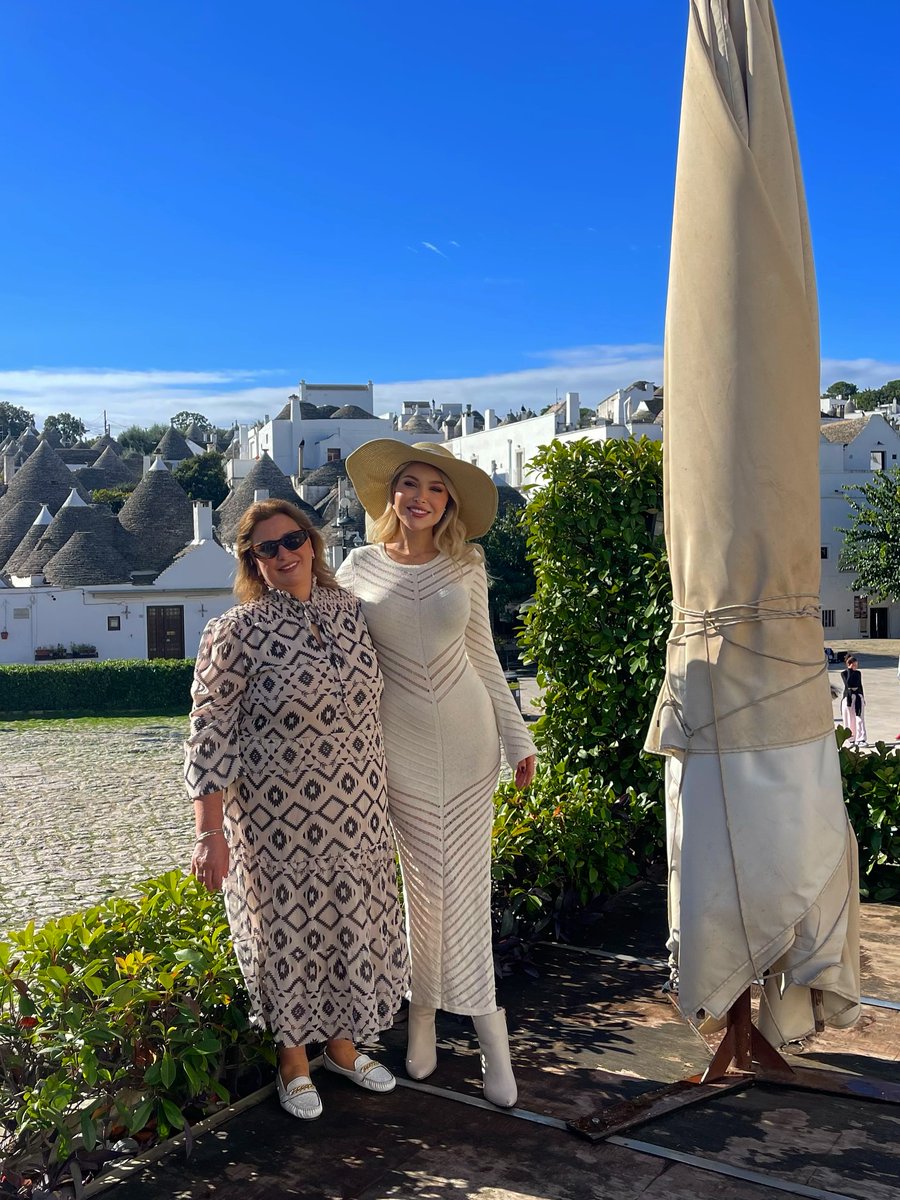 Thalia9855's tweet photo. Taking my mum travelling is one of the most worthwhile things in life, fulfilling the dream she had when she was young🥰 https://t.co/OGTsPbn4nC