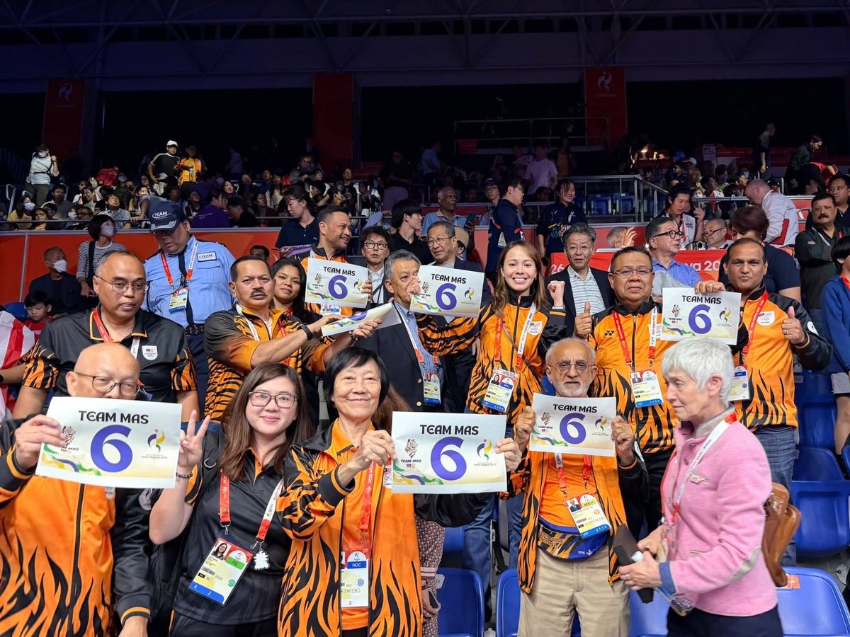 chairmanGLC's tweet photo. 6 emas dah tercapai!

Sasaran Malaysia untuk Sukan Asia Aichi-Nagoya 2026 akhirnya berjaya dicapai. Dan dua emas terakhir datang daripada skuasy, melalui perseorangan lelaki dan wanita. https://t.co/gOT3p1HOgf