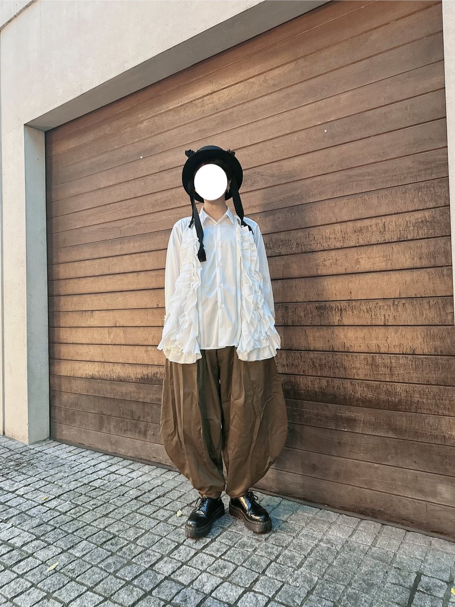 sksuke233's tweet photo. COMME des GARÇONS HOMME PLUS 26SS×25AW 
戦争×フリルは25ssのイメージから。
25AWのhizumeは今だに取り入れ方悩ましい🤔 https://t.co/rsAtTfGbwk