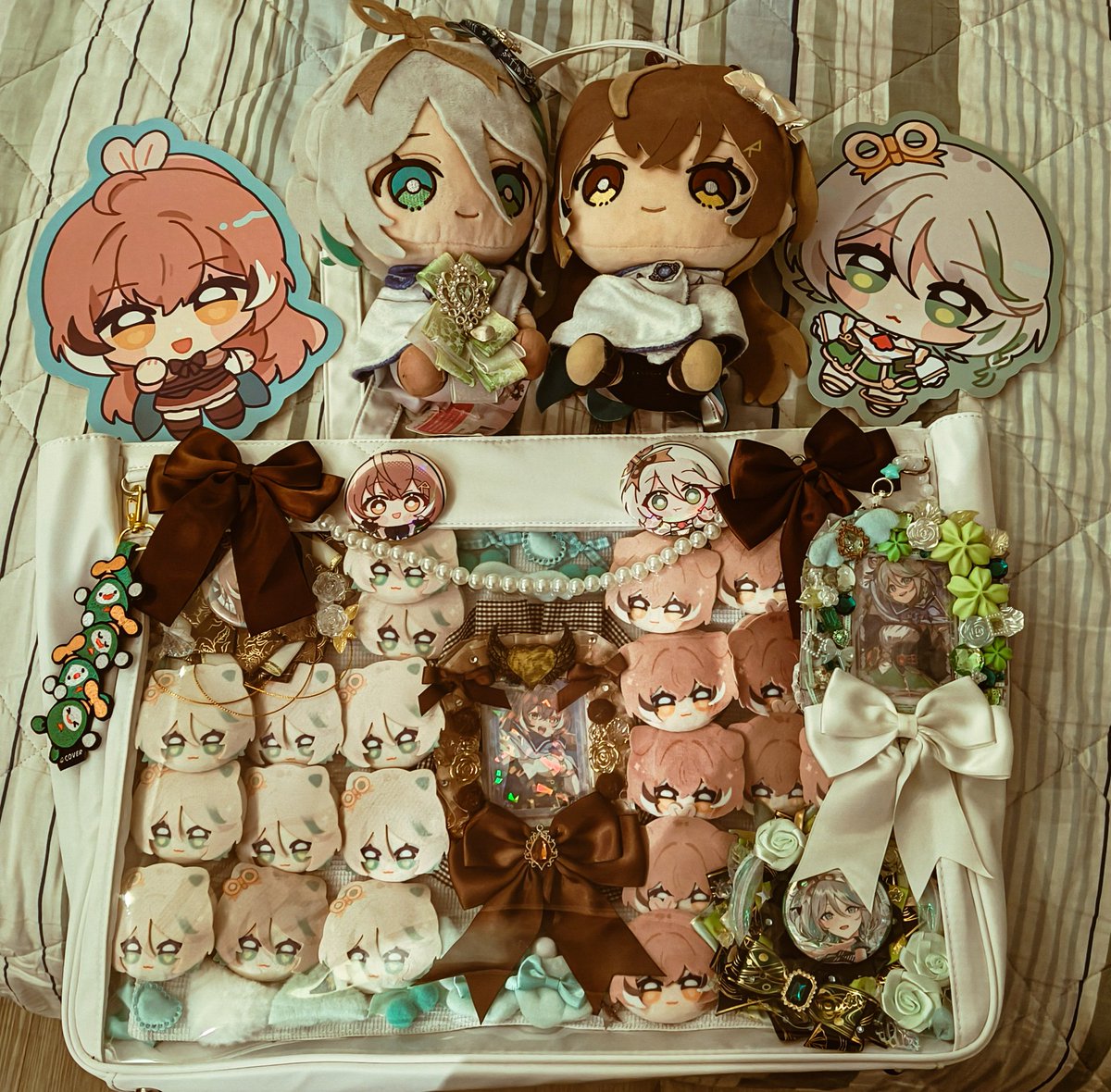 myrthre's tweet photo. this has been a very personal passion project i've been planning for so so long but my automatowl itabag is done!!!! majority of the badges are CC and Moom plush badges from the lovely @bulbaasaurs !!!
thank you for making my dream a reality!!!! 🥹🫶💚🤎
#Immergination #drawMEI https://t.co/xFvT5xssZT