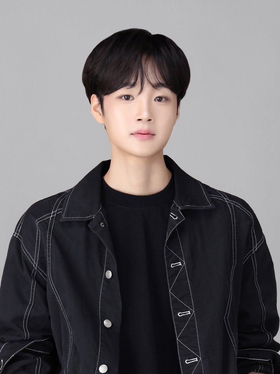 seung__dae__'s tweet photo. profile 1 

#승대 #seungdae #profile #프로필 https://t.co/OxF2cakrGX