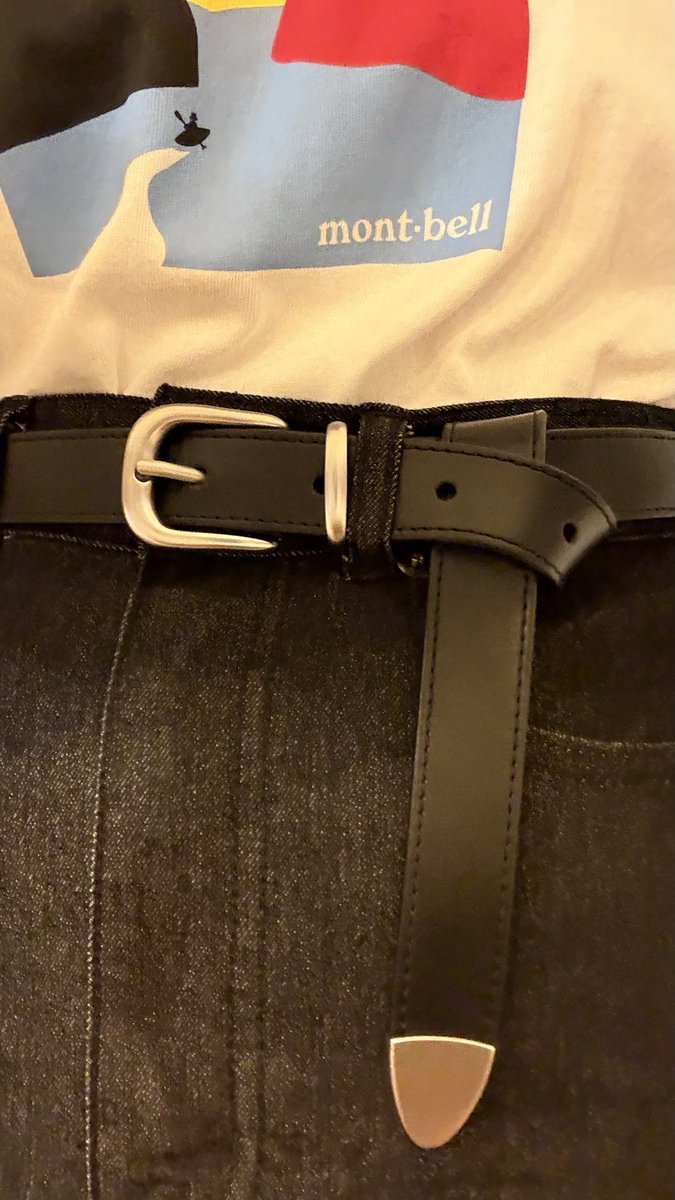 _tokimeki_cl's tweet photo. UNIQLO:Cの新作ベルト、買ってきたぁぁ☺️🤲🏻ユニクロのモデルさんの巻き方含めた、ベルトの巻き方3パターン撮ってみた🫶🏻「長すぎてダランとするのが気になる」って人は2つ目と3つ目見てね🙂‍↕️まずは、

①ユニクロのモデルさんの巻き方 https://t.co/2hLSRRnYYB