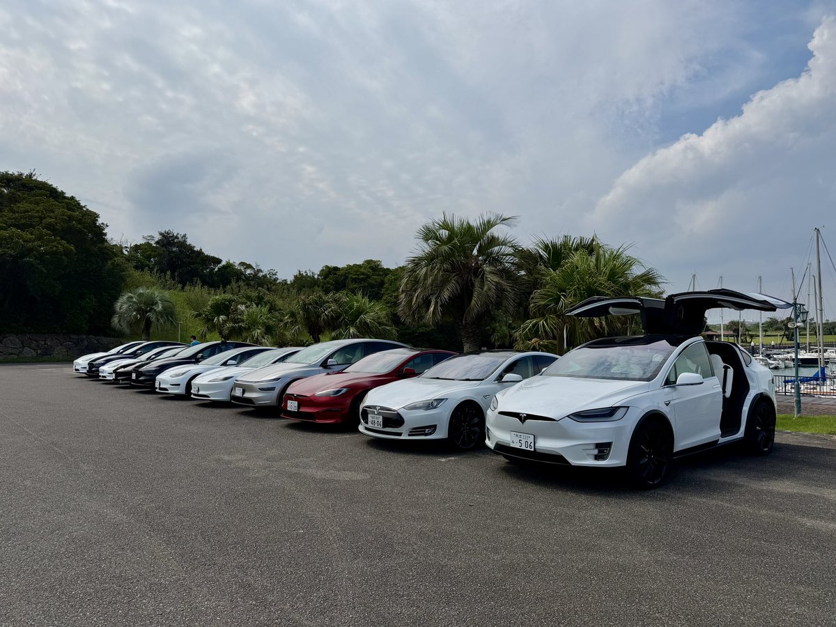 Mark__ev's tweet photo. ＼第56回 九州EVオフ会／

宮崎県の「みやざき臨海公園」にて開催しました！

本州・四国からも駆けつけていただきました☺️✨

次回のオフ会は10/18(日)長崎県の展海峰にて開催予定です！

 #九州EVオフ会
 #MARK_EV https://t.co/xZP8JQkJgY