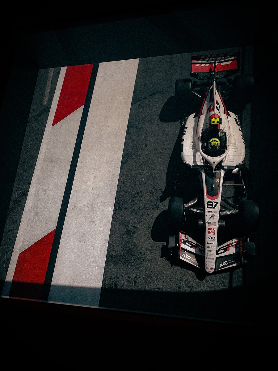 HaasF1Team's tweet photo. Simply Baku-tiful 📸

#HaasF1 #F1 #AzerbaijanGP https://t.co/VTY5pZ05Qp