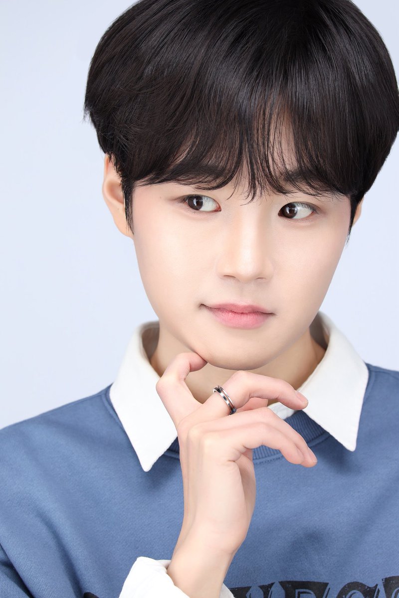 seung__dae__'s tweet photo. profile 2

#승대 #seungdae #profile #프로필 https://t.co/bhqcQpUld2