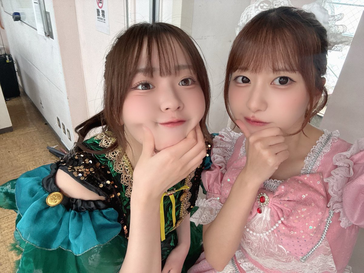 mirin__sakura's tweet photo. この間プライベートで会ったぶり🎶

相変わらずビジュもパフォも良くて
天才あぁちゃんだぁ（т-т）ってなった💛
歌声も踊り方も表情豊かなのも全部好き！最高！

そしてアイオケのみなさん優しすぎました😭
I'Rinkもっともっとがんばらないと💪🏻 ̖́-

(飲み行こって大きい声で言わないの！) https://t.co/fk6iw52Jja