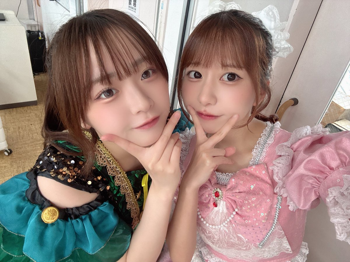 mirin__sakura's tweet photo. この間プライベートで会ったぶり🎶

相変わらずビジュもパフォも良くて
天才あぁちゃんだぁ（т-т）ってなった💛
歌声も踊り方も表情豊かなのも全部好き！最高！

そしてアイオケのみなさん優しすぎました😭
I'Rinkもっともっとがんばらないと💪🏻 ̖́-

(飲み行こって大きい声で言わないの！) https://t.co/fk6iw52Jja