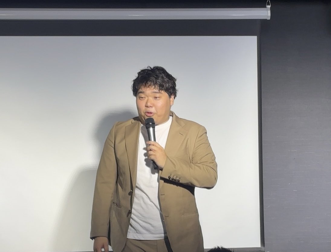 otsukadream_t's tweet photo. 本日は大塚友賀さん単独ライブ「追憶」でした✨

歳の数だけネタをやる怒涛のピンネタラッシュ！その数なんと22本＋α‼️😯映像やトーク、コント漫談と盛りだくさん🎉
ファンも大満足の内容で、素晴らしいライブでした‼️🥹✨

#大塚友賀
 #大塚ドリームシアター
HP→ https://t.co/F7rrWtB7Ja https://t.co/mJsV0qaOdU