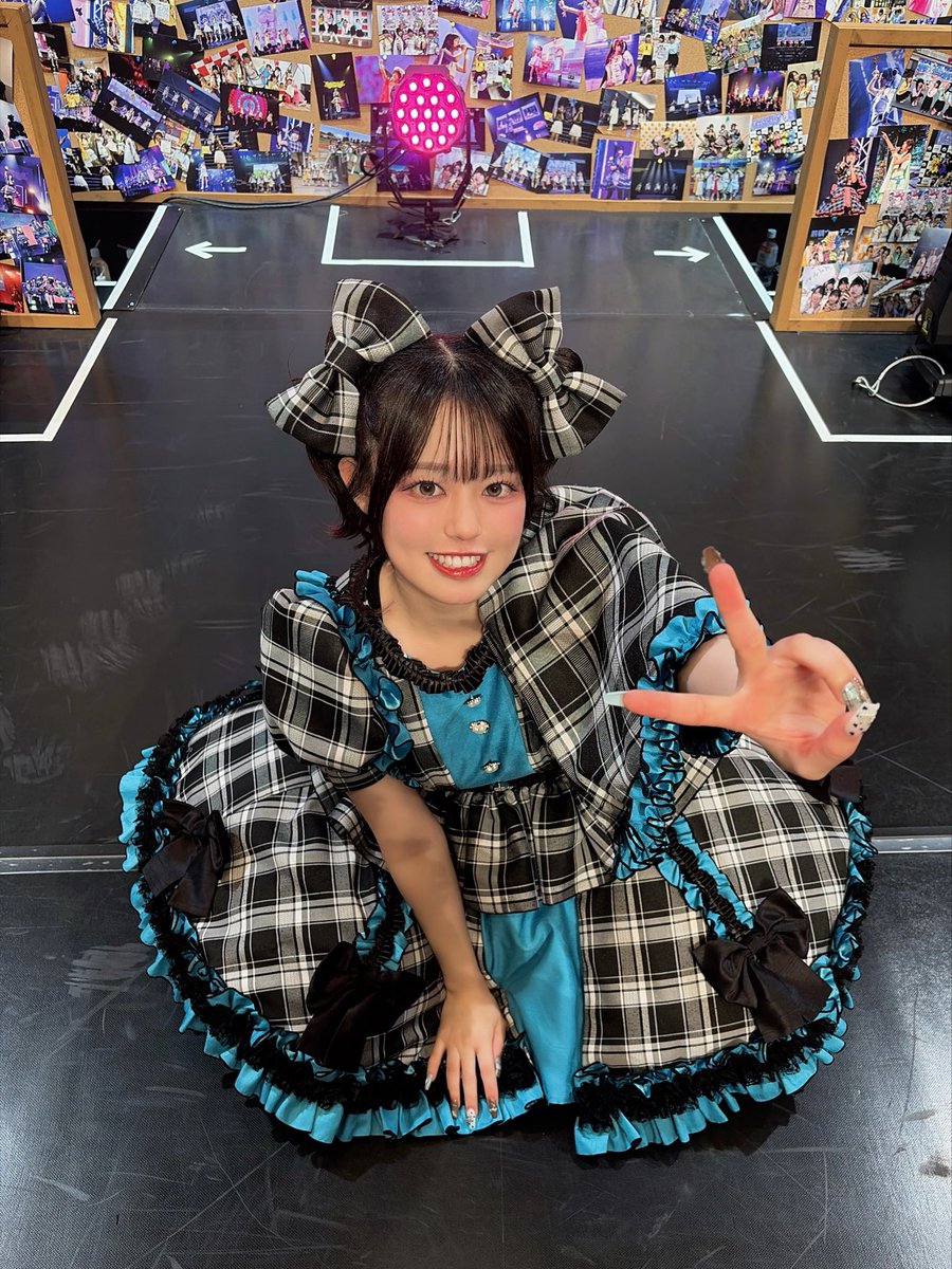 Honami_Momose's tweet photo. 🎤『#前橋ウィッチーズ』活動2周年記念ライブ～We are 前橋ウィッチーズ！！～

セトリ・演出を自分たちで考えて想いを込めたこのステージ。みんなが大事に受け取ってくれて幸せでした💐

ここまでありがとうの気持ちと、
これからの未来がワクワクする気持ち、もっと頑張っていくぞの気持ち……一緒だったらいいな🩵
大好きだーっ！！

上泉マイ役/百瀬帆南