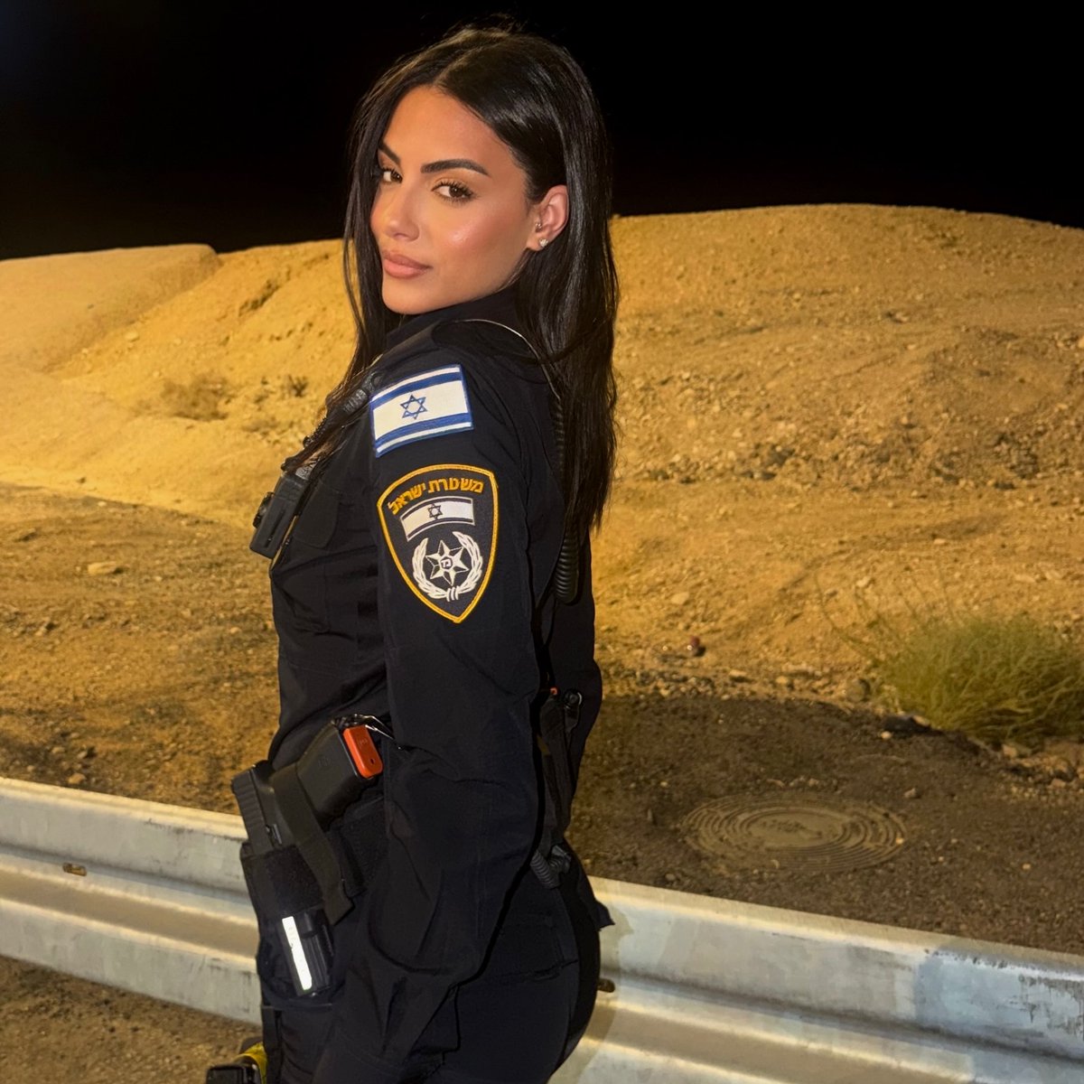 IDFBabes's tweet photo. You better behave, Officer Sofia is watching! 🫡 https://t.co/8YaNaJaKz6