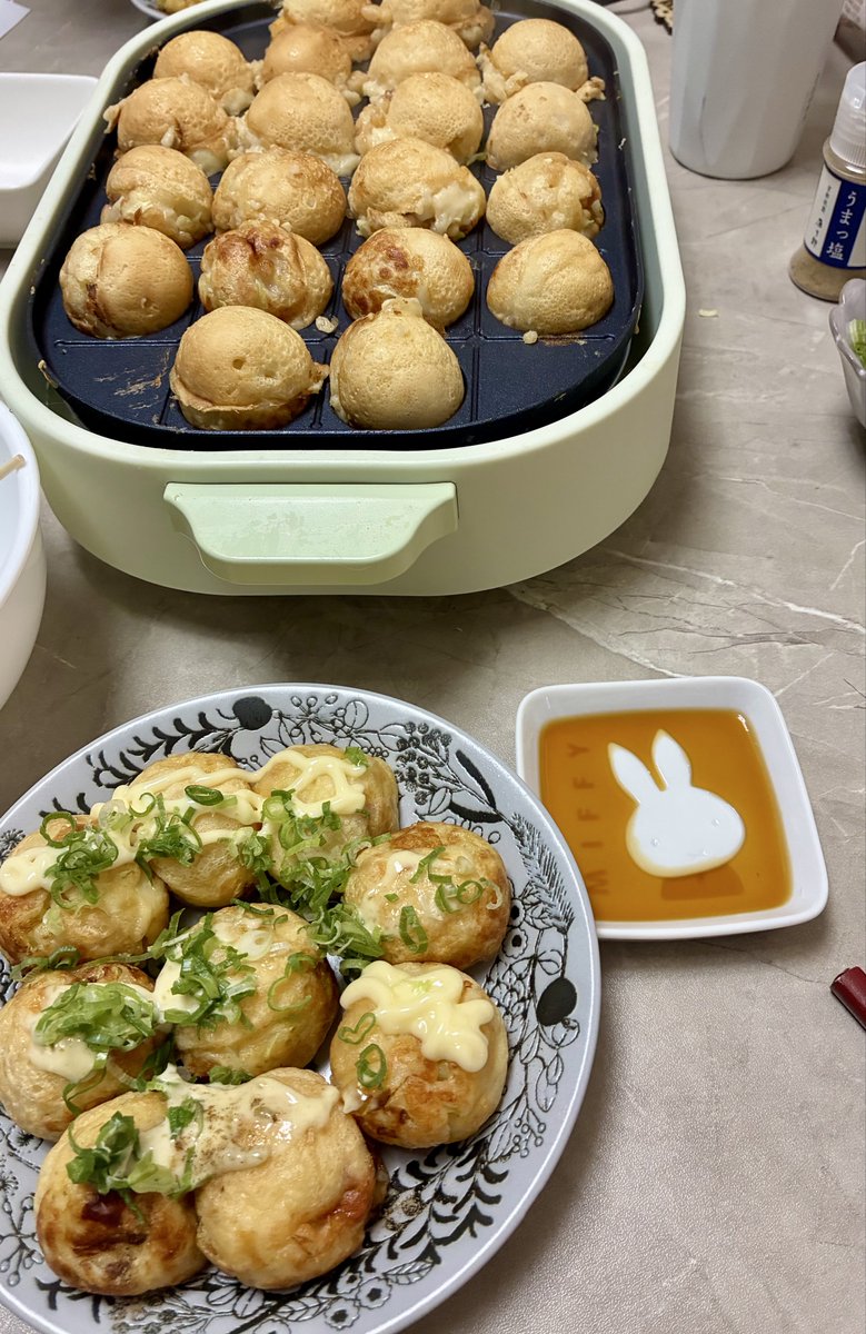 y_rik_'s tweet photo. 昨日はたこ焼きして今日はアヒージョした���おいしー❕ https://t.co/ePhSUR0IMR