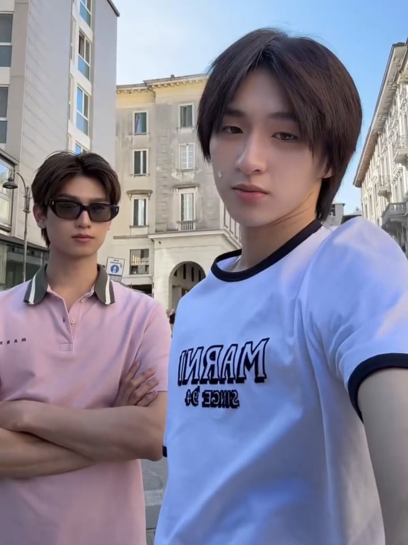 dearmytmk's tweet photo. ห่างกันสองปีแต่ทรงได้มาก https://t.co/XyB7E1Rfjm