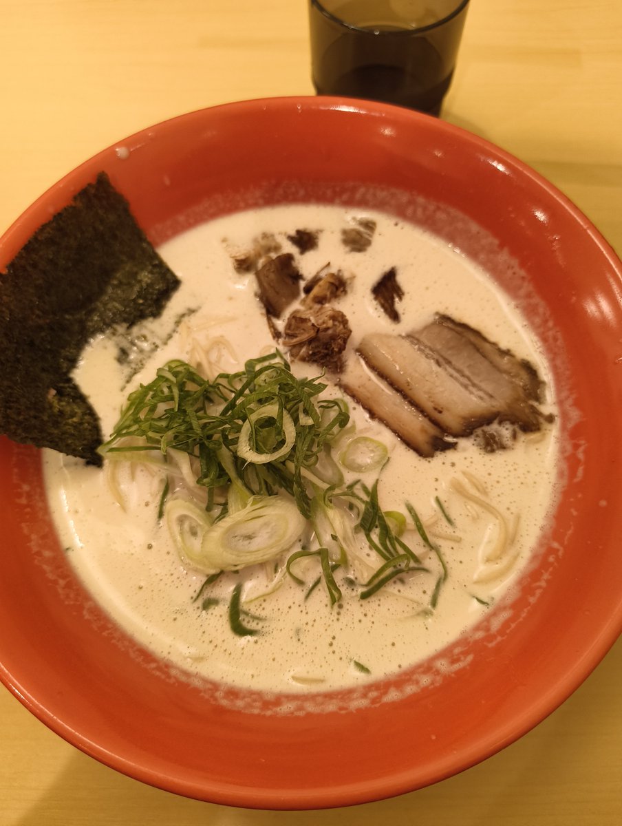 Gravity_Breath's tweet photo. 替え玉段階割とか初めて見た！こんなん心躍るやんw
欲張って3杯目まで食った！✨ https://t.co/1kpXiW8Z4q