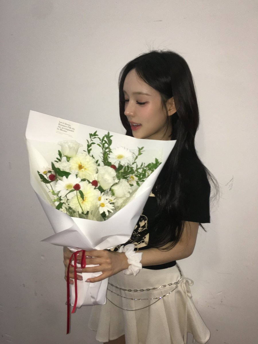 izna_offcl's tweet photo. [izME📮]

🌸🤍

#izna #이즈나
#RYUSARANG #유사랑 https://t.co/H3Sn2jr3IP