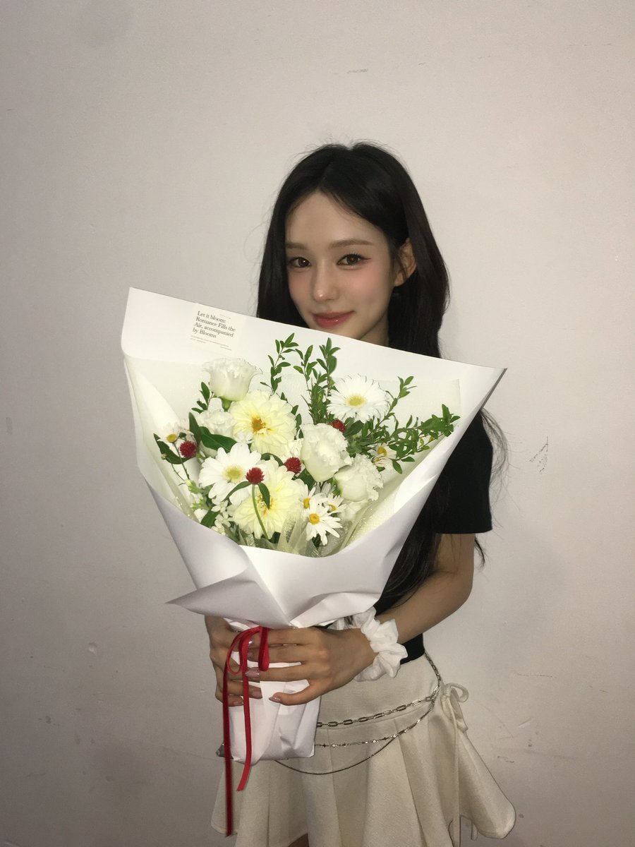 izna_offcl's tweet photo. [izME📮]

🌸🤍

#izna #이즈나
#RYUSARANG #유사랑 https://t.co/H3Sn2jr3IP