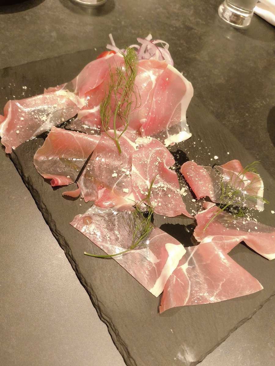 pitomi212's tweet photo. 昨日は札幌MOA会だった💖

いつも一緒に飲むダンス大好き元気MOAちゃんの息子ちゃんがテヒョンペンで、大阪参戦すると聞いてワクワクしたり…
ツアーどこ行く？？てみんなで話しててとっても楽しかった〜😍✨
しかし私は、最初のクラフトビール🍺で酔っ払って撃沈😇
お酒弱くなったなぁ…
早くまた会いたいなぁ〜〜