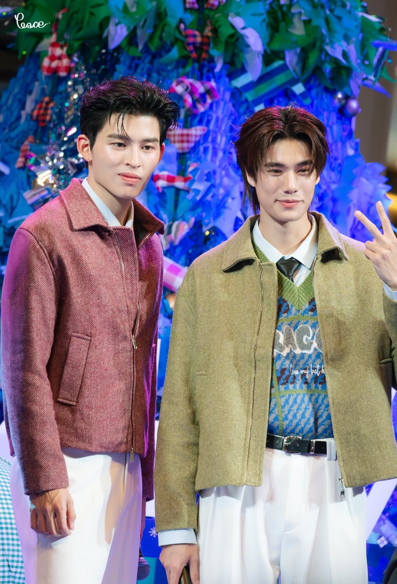 peacesspace's tweet photo. ปอนด์คือจะทำยิ้มซิกเนเจอร์ของพุปะ
ดิจิมอนฟุตลองชีสมาก
555555555555555555 https://t.co/AcDfdUE9Gt