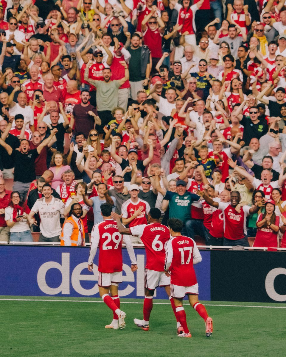 Arsenal's tweet photo. Home 🏡 https://t.co/cRnnBAjqV3