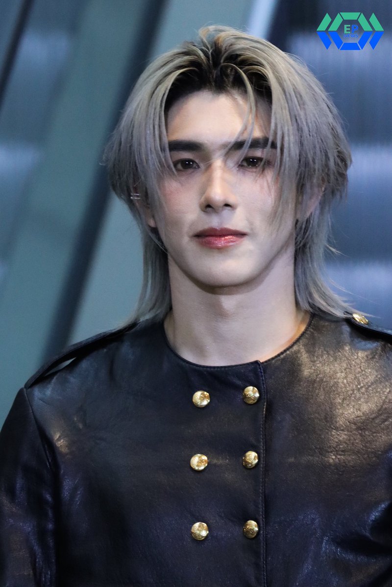 epnewsonline's tweet photo. "บูม รวีวิชญ์" ร่วมเดิน BLACK CARPET ในงาน "FEED X KHAOSOD AWARDS 2026" 

FEEDxKHAOSOD AWARDS 2026
#FEEDxKHAOSODAwards2026xBOOM

#BXXMRVW #BoomRaveewit
#FEEDxKHAOSODAwards2026 https://t.co/9yXKDQ0MFl