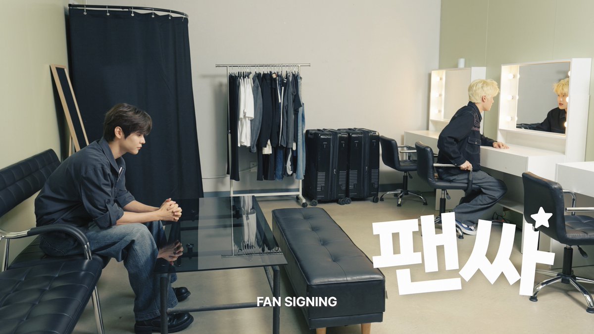 RIIZE_official's tweet photo. RIIZE 라이즈 '팬싸' @ RIIZE 3RD ANNIVERSARY FANMEETING - Ch. RIIZE : ON AIR

https://t.co/9AHgxWIpPO

#RIIZE #라이즈
#RISEandREALIZE
#RIIZE_FANMEETING
#ChRIIZE_ONAIR https://t.co/Ci16O6v3CK