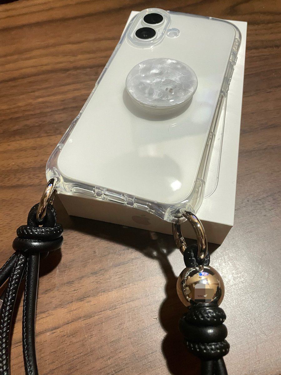 kukka23's tweet photo. iPhone届いた。
機種変は久しぶりなもんで、
データの移行とeSIM
にドキドキしてる。 https://t.co/CffINjG3NJ