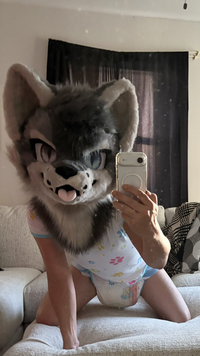 DiaperBoyNc's tweet photo. Guess I had too much to drink before bed 😜 https://t.co/XPCPLxQGcn