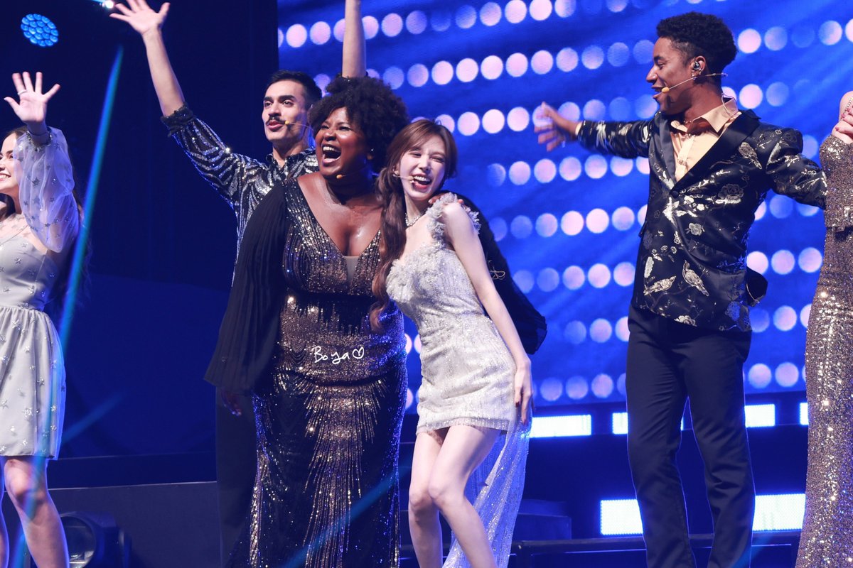 wintersun221's tweet photo. 260927 Disney Hits Live! 
能在台灣看到這場表演
真的好幸福
#WENDY #웬디 https://t.co/jh8GqCEBot