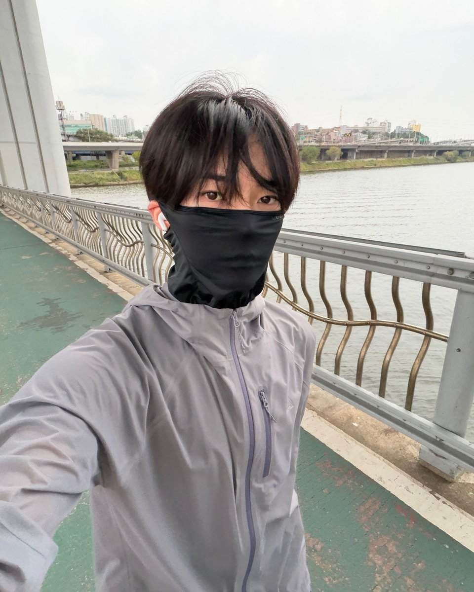 mypluffycloud's tweet photo. 260927 성한빈 인스타그램 #성한빈 

월요일 반대합니다. https://t.co/GNeIBd1LPG