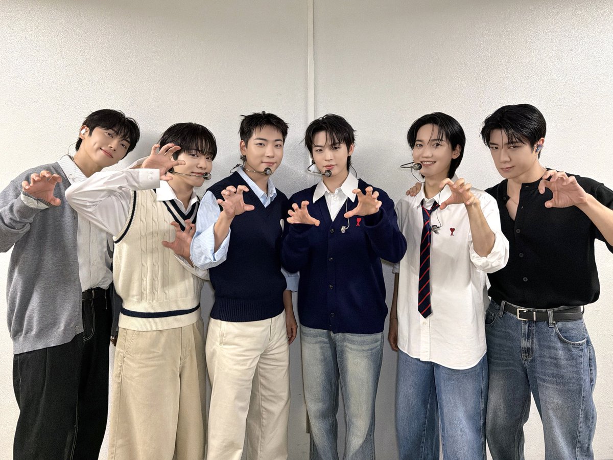 ONF_offcl's tweet photo. 260927
2026 ONF FANMEETING IN JAPAN [AUTUMN PICNIC]

❤️🧡💜🖤💚💙💡

#온앤오프 #ONF
#AutumnPicnic https://t.co/l0gx5oXGuV