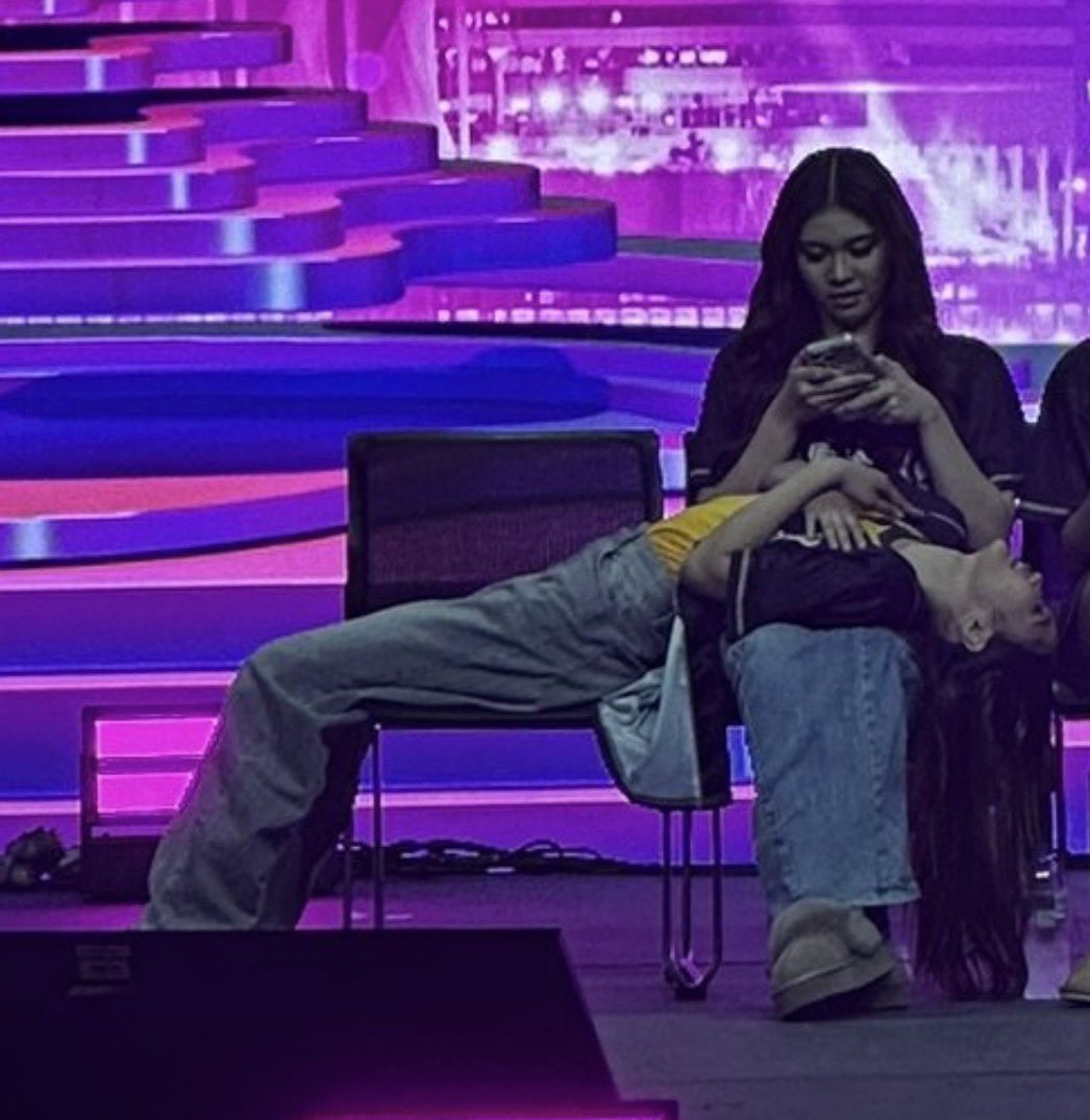 jhoannarocks's tweet photo. ANO NA NAMN YAN JHOCEY HAHAHAHAHAHAHAHAHA

SIGNALS SYDNEY STOPOVER

#BINI_SIGNALS_SYDNEY #BINI
#BINI_SIGNALS_WORLDTOUR_2026 https://t.co/t27SbErWUA