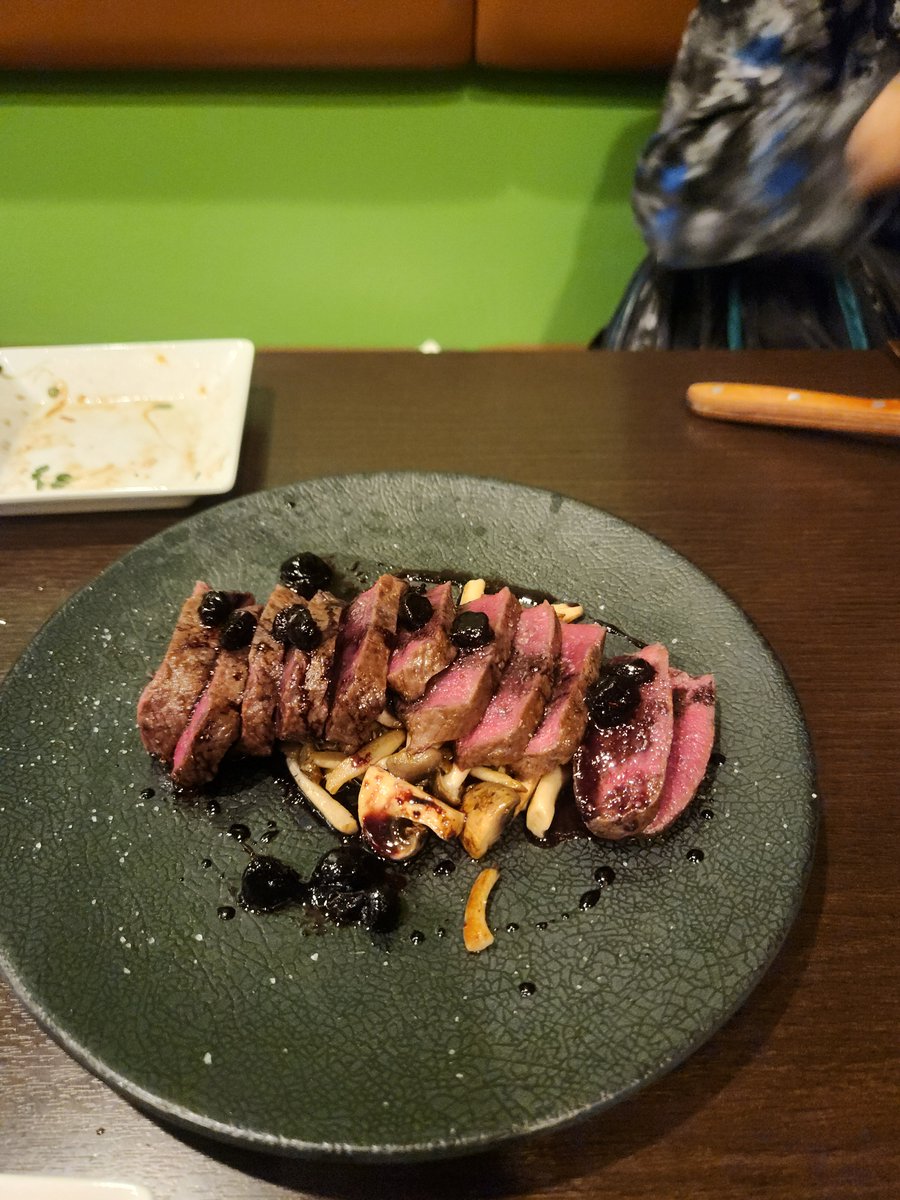 Montaro888's tweet photo. #nelgiro  本日は目白にありますイタリアンレストラン　「nel giro」でお食事。鹿肉が全く臭みが無くフレッシュで柔らかい～ん。仙禽と伯楽星であわせました。仙禽の軽快な酸がよく合いました。 https://t.co/bdz4khVJbV