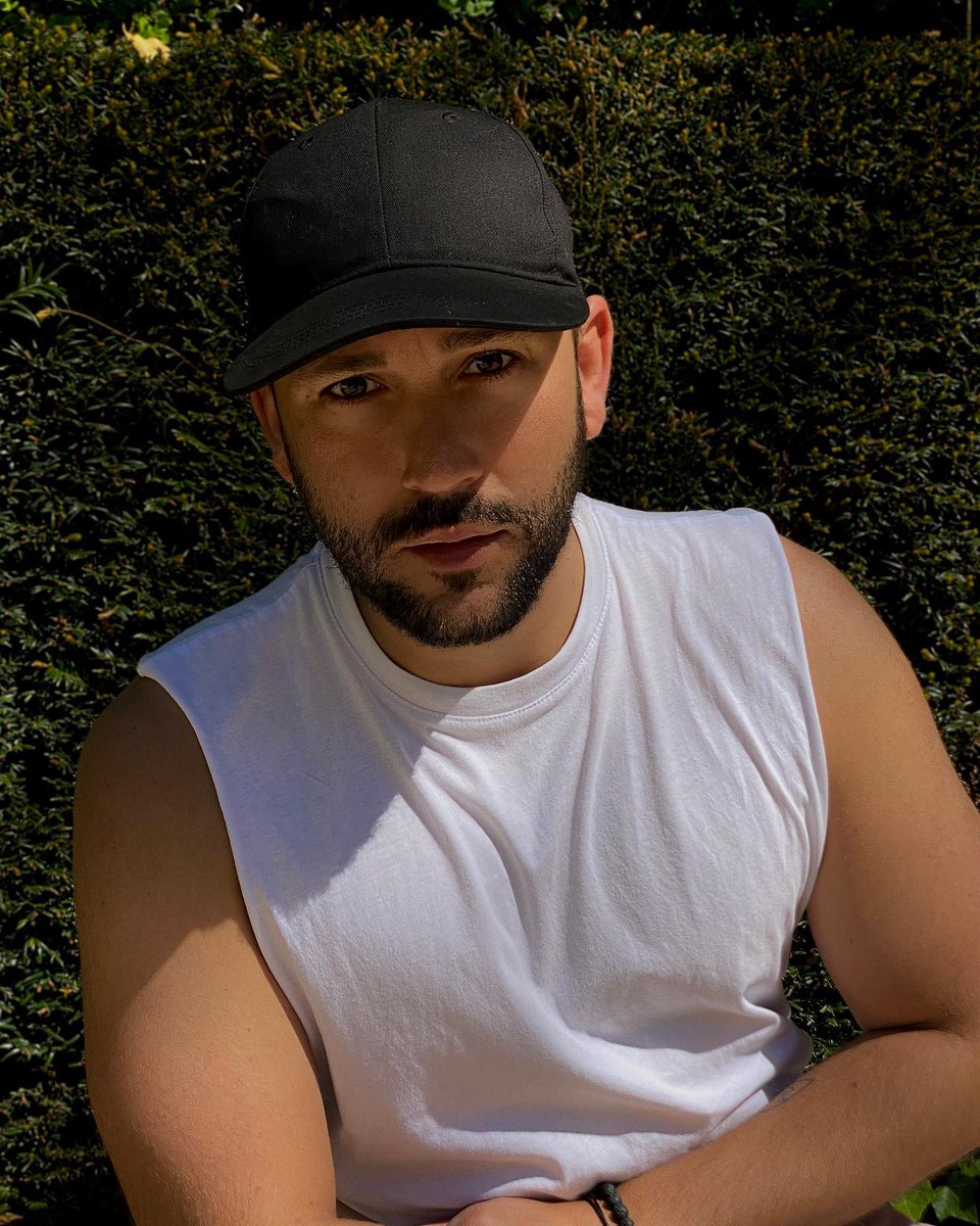 skylartaylorlez's tweet photo. The tan is holding up a little. https://t.co/PDTu6YVEvk