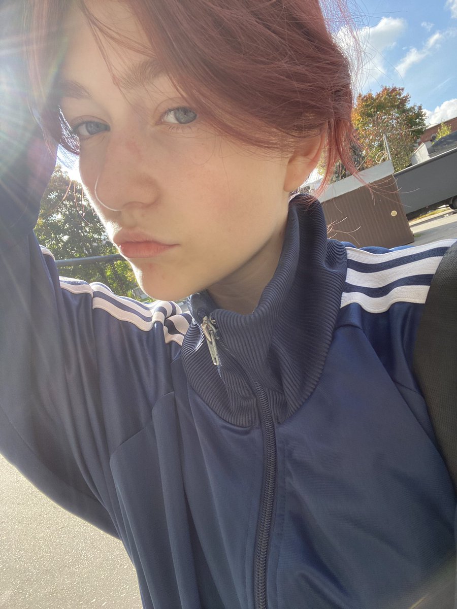 scarofel's tweet photo. хочу на свидание. https://t.co/SopTCbhFqL