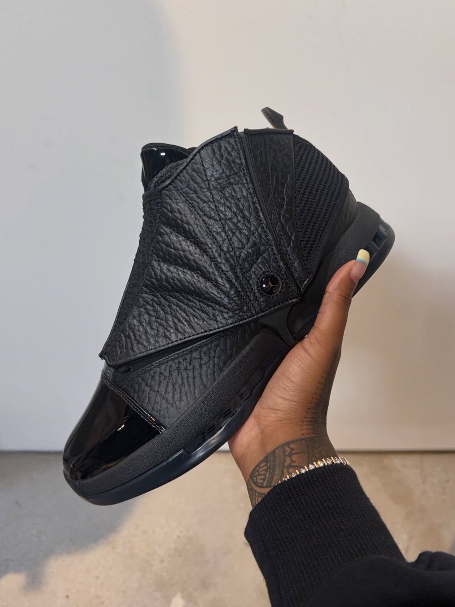 Ovrnundr's tweet photo. Nike Air Jordan “Black Pack” 🖤 

• Air Jordan 15 - November 7th
• Air Jordan 17 Low - November 7th

• Air Jordan 16 - October 3rd
• Air Jordan 14 Low - October 3rd https://t.co/OBKMeel7MS