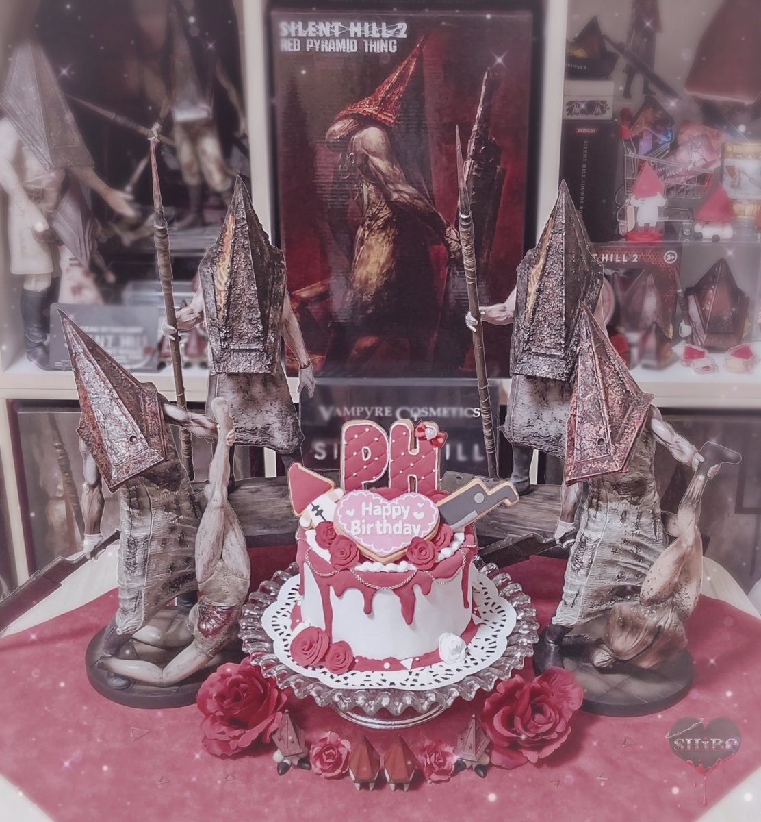 shibeee_D's tweet photo. △ ▿ Happy birthday, my beloved Red Pyramid Thing!!!🥳🔺💕 ▿ △

#silenthill #silenthill2 #pyramidhead https://t.co/Umg5xwH6lb