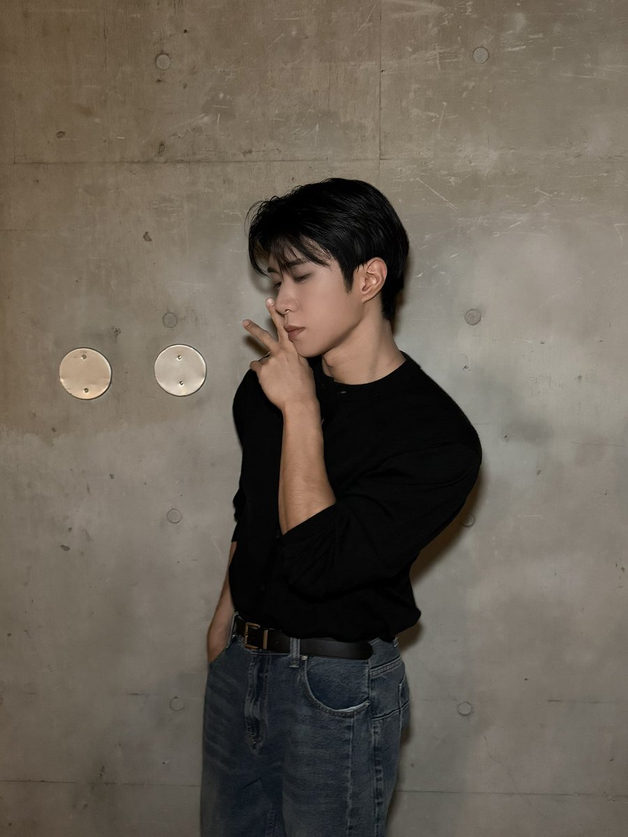 ONF_members's tweet photo. #와이엇 #WYATT

😘ありがとうございます🖤 https://t.co/398tw0wcqE