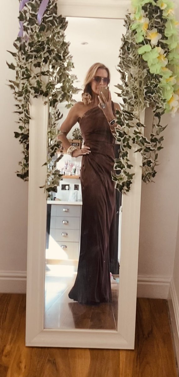FifitFiona's tweet photo. Love getting #dressedup β€οΈπ₯ https://t.co/WiuuyCT5oe