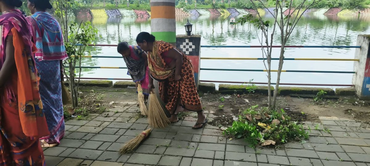 zpbaragada's tweet photo. Cleanliness Drive at Jhadeshwar Temple Sarasara, Baragada Block organised on the occassion of World Tourism Day @Swachhata Hi Seva 2026 BARAGADA Dist #SwachhataHiSeva2026 #SwachhaBharatMission
#worldtourismday
@PMOIndia @PRDeptOdisha @MoJSDDWS @swachhbharat @sbmodisha @IPR_Odisha https://t.co/ZuSw0oqbMO